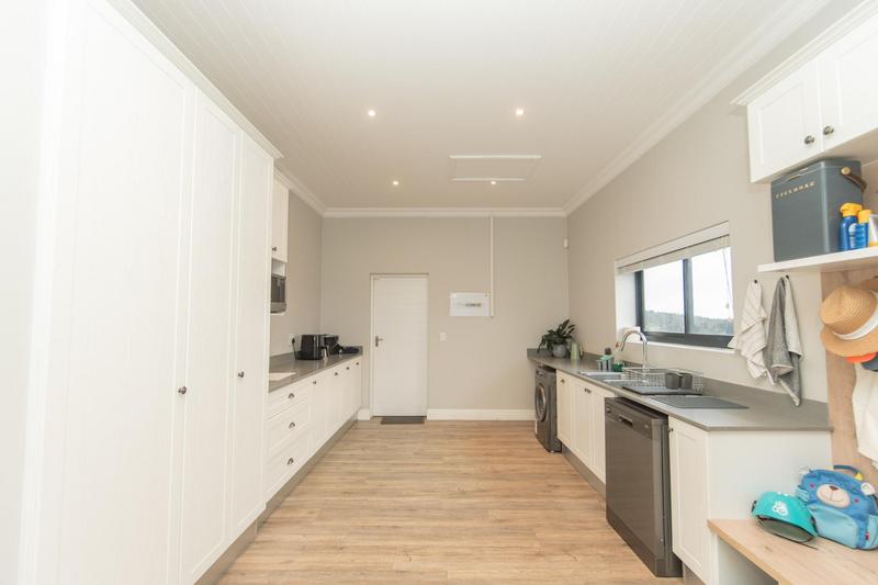 4 Bedroom Property for Sale in Kragga Kamma Eastern Cape